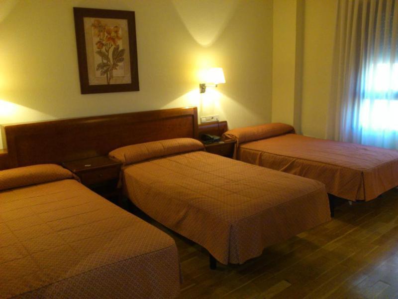 Hostal Plaza Mayor Torrejón de Ardoz Εξωτερικό φωτογραφία