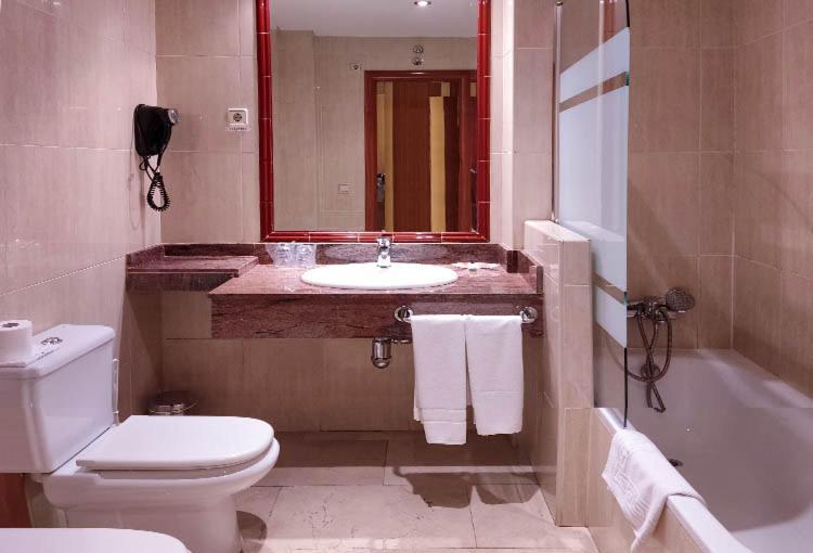 Hostal Plaza Mayor Torrejón de Ardoz Εξωτερικό φωτογραφία