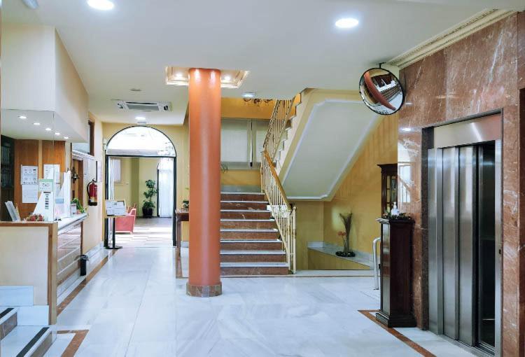 Hostal Plaza Mayor Torrejón de Ardoz Εξωτερικό φωτογραφία