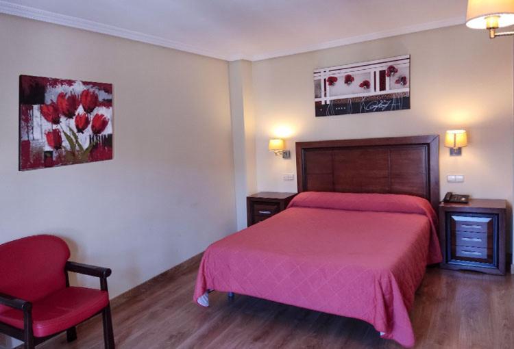 Hostal Plaza Mayor Torrejón de Ardoz Εξωτερικό φωτογραφία