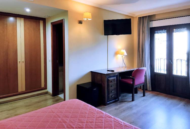 Hostal Plaza Mayor Torrejón de Ardoz Εξωτερικό φωτογραφία