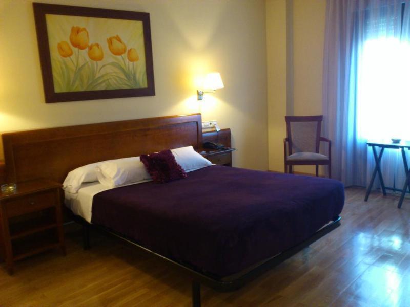 Hostal Plaza Mayor Torrejón de Ardoz Εξωτερικό φωτογραφία